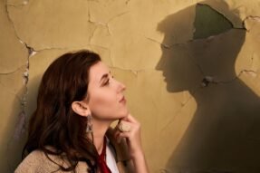 Nằm Mơ Thấy Người Yêu Đến Nhà Báo Hiệu Điều Gì Trong Tình Cảm