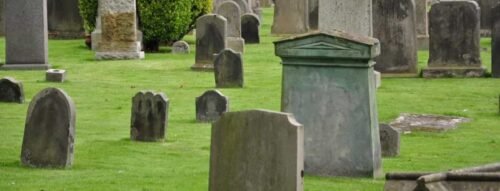 Mơ thấy cái mả có đáng sợ không? Hé lộ ý nghĩa thật sự phía sau giấc mơ