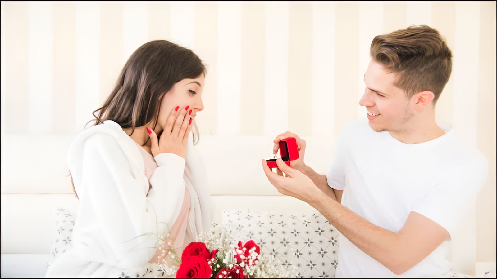 Giải mã chi tiết các trường hợp mơ thấy người yêu tặng nhẫn