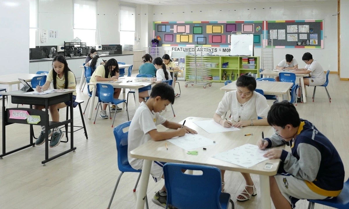 Mơ thấy mình là giáo viên trong lớp học đông người