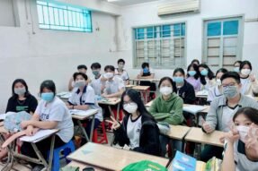 Mơ Thấy Lớp Học Đông Người Là Điềm Báo Gì? Giải Mã Giấc Mơ Chính Xác Nhất