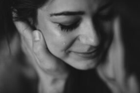 Nằm Mơ Thấy Người Yêu Khóc Là Điềm Tốt Hay Xấu