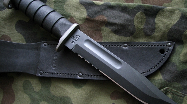 Con dao trong giấc mơ là biểu tượng cho nỗi sợ và sự nghi ngờ tiềm ẩn.