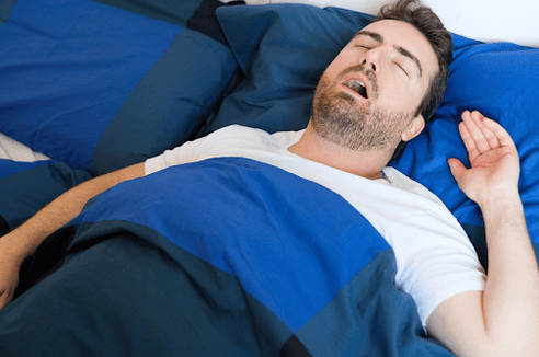 Giấc mơ bị đâm thường khiến con người cảm thấy sợ hãi và bất an.