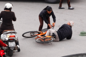 Mơ Thấy Bị Té Xe – Giải Mã Giấc Mơ Và Những Con Số Liên Quan