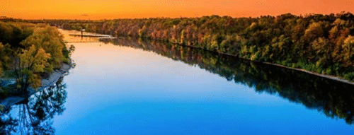 Mơ Thấy Bơi Giữa Sông – Giải Mã Giấc Mộng Và Những Con Số May Mắn