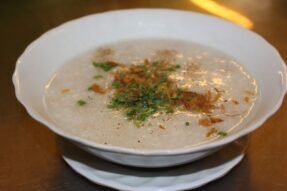 Mơ thấy cháo lòng – Giải mã giấc mơ ẩn chứa thông điệp tài lộc và sức khỏe