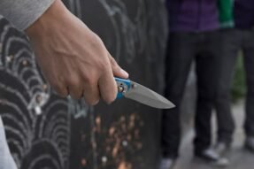 Giải mã giấc mơ thấy chém nhau và những cảnh báo tiềm ẩn