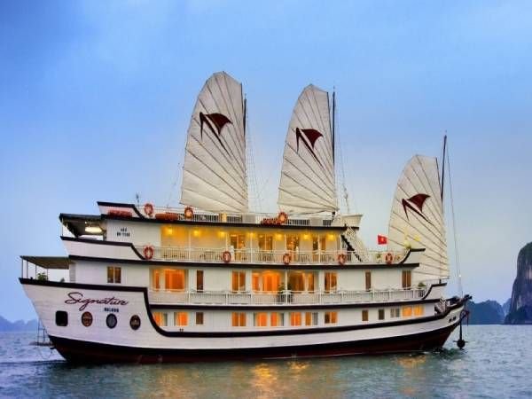 Người mơ thấy con thuyền nên chú ý đến hướng đi, cách quản lý công việc và mối quan hệ