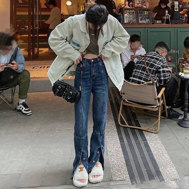 Mơ thấy mình bị dính cứt trong ống quần và phải thay đồ ngay