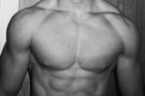 Mơ thấy đàn ông khỏa thân điềm lành hay xấu? Khám phá ý nghĩa, cảnh báo và cơ hội