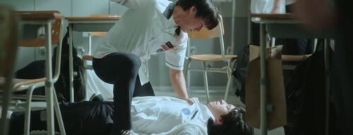 Mơ thấy đánh nhau đổ máu: Khám phá điềm lành, điềm xấu và những con số may mắn liên quan