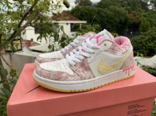 Giày mới biểu tượng cho cơ hội và sự khởi đầu tốt đẹp.