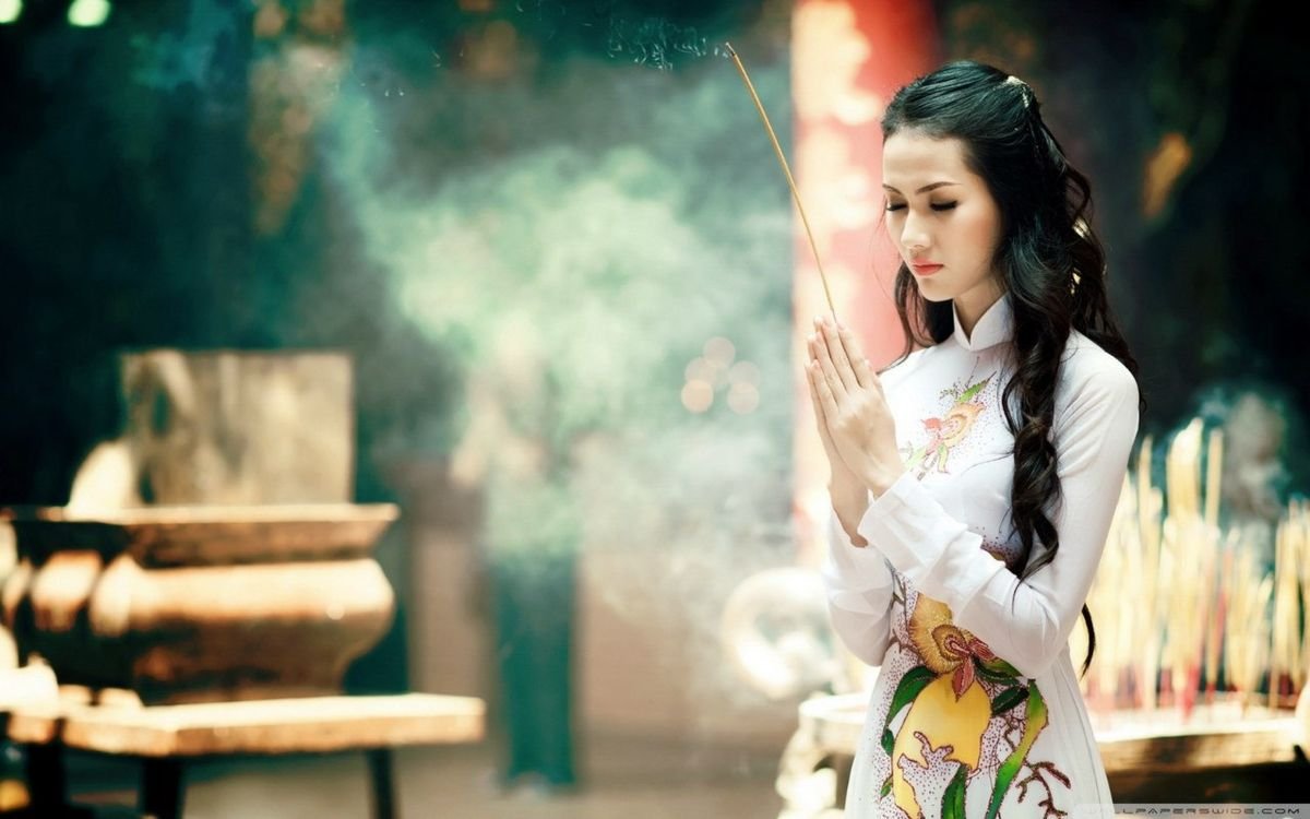 Đình chùa trong giấc mơ là biểu tượng của nội tâm, nơi trú ẩn của cảm xúc