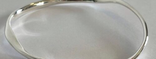 Mơ thấy được bạc: Khi ánh sáng của kim loại phản chiếu điềm báo về tài lộc và cơ hội