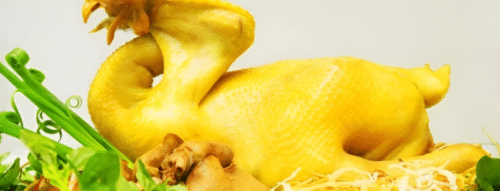 Mơ Thấy Gà Thịt – Giải Mã Điềm Báo Và Con Số May Mắn Trong Giấc Mơ