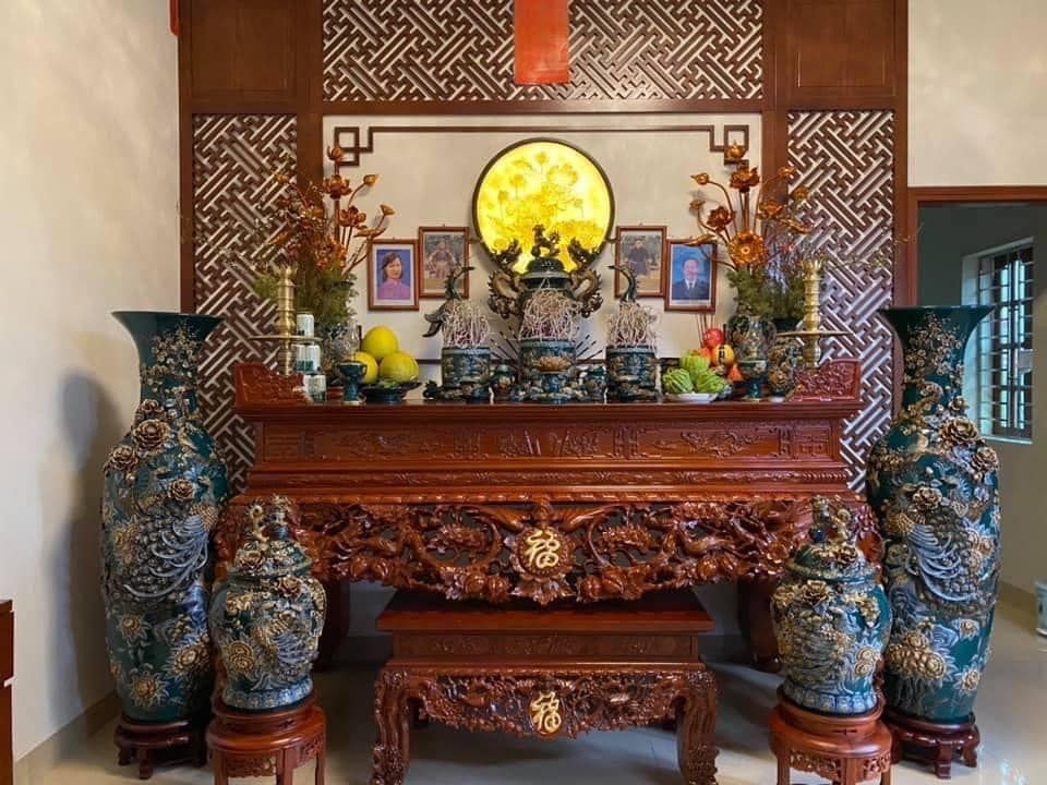 Mơ thấy bàn thờ mới xuất hiện bên cạnh bàn thờ cũ