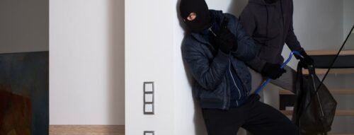 Mơ thấy hai thằng ăn cắp: Giải mã hiện tượng tâm linh, vận hạn và thông điệp tiềm ẩn