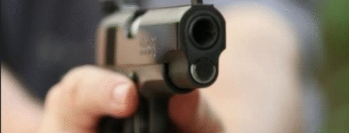 Mơ Thấy Mình Bắn Súng Lục – Giải Mã Giấc Mơ Đầy Ẩn Ý Về Quyền Lực Và Quyết Đoán