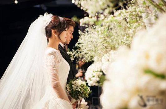 mo-thay-nguoi-yeu-cuoi-nguoi-khac