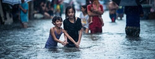 Mơ thấy nước dâng vào ngõ – Lời cảnh báo cho tài vận và công danh