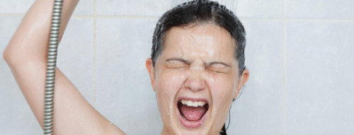 Mơ Thấy Tắm Nước Lạnh – Giải Mã Giấc Mơ Và Những Con Số May Mắn