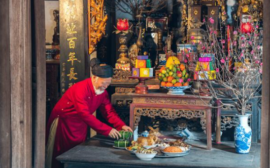 Biểu tượng cho sự cầu khấn và mong muốn bình an, xua tan điều xui xẻo.