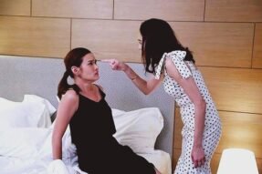 Mơ thấy xem hai bà cãi nhau: Lời nhắc nhở về cách ứng xử và kiểm soát cảm xúc