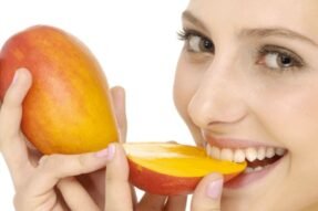 Mơ Thấy Ăn Xoài Giấc Mơ Ngọt Ngào Mang Điềm Bất Ngờ