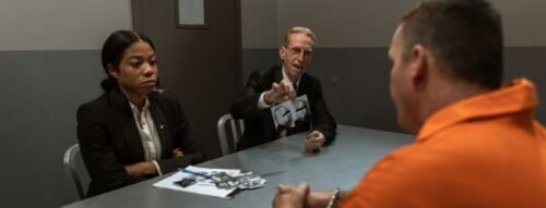 Mơ Thấy Bị Bắt Giam Báo Hiệu Sự Ràng Buộc Và Thức Tỉnh Nội Tâm