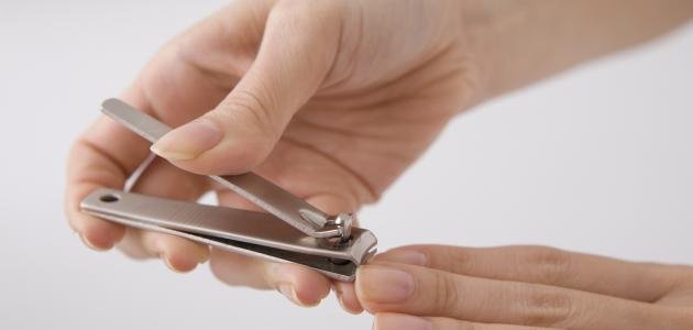 Mơ thấy cắt móng tay cho chính mình