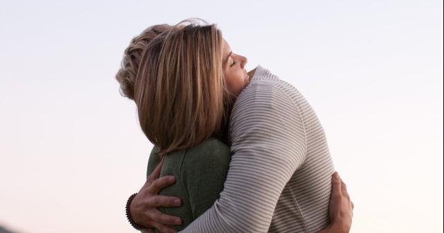 Mơ thấy đứng dưới tán cây xoan mang ý nghĩa che chở 