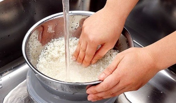 Mơ thấy đang nấu cơm là một hình ảnh quen thuộc