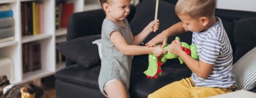 Giải Mã Giấc Mơ Thấy Đánh Nhau Với Bạn Điềm Báo Xung Đột