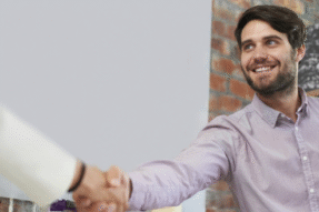 Mơ Thấy Được Thăng Chức – Điềm Báo Thành Công Và Con Số May Mắn