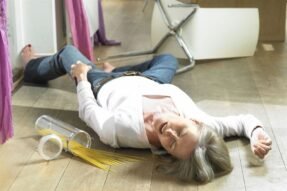 Mơ Thấy Trượt Ngã Báo Hiệu Điều Gì Trong Cuộc Sống?