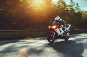 Mơ Thấy Xe Đua Giải Mã Giấc Mơ Tốc Độ Và Khát Vọng