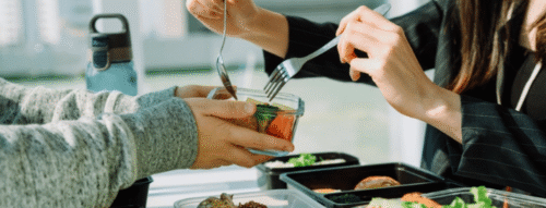 Mơ Thấy Ăn Cơm Văn Phòng Là Điềm Báo Gì Trong Cuộc Sống?