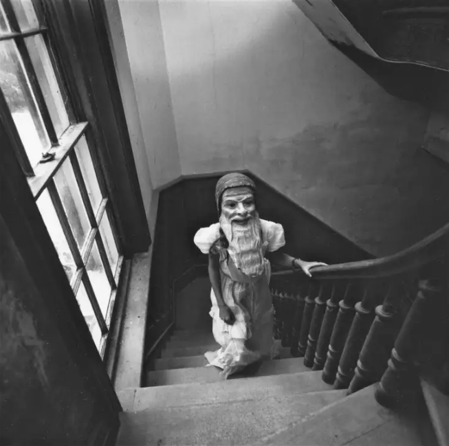 Ảnh giấc mơ mang màu sắc huyền ảo, ảnh cũ xuất hiện trong không gian mờ ảo