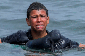 Mơ Thấy Đang Bơi Giữa Biển Mang Ý Nghĩa Gì?