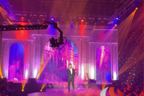 Mơ Thấy Đang Hát Trên Sân Khấu – Ý Nghĩa, Tâm Linh Và Con Số May Mắn