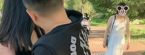 Mơ Thấy Người Yêu Hôn Người Khác – Giải Mã Cảm Xúc Và Con Số